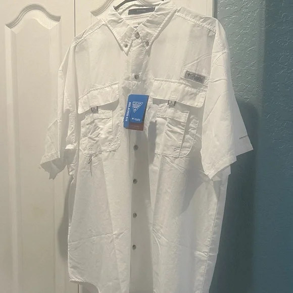 Columbia Men's White Casual Button Down Shirt omni shade relaxed Fit Size L - Picture 1 of 16